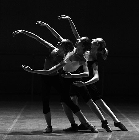 Classical Odissi performance